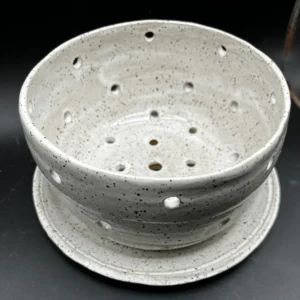 Berry Bowl w/Drain Plate
